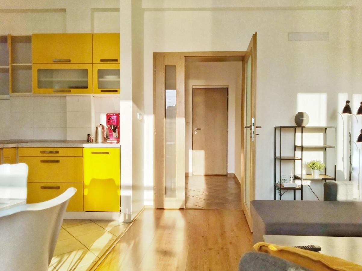 Yellow Apartment Ostrava Eksteriør bilde