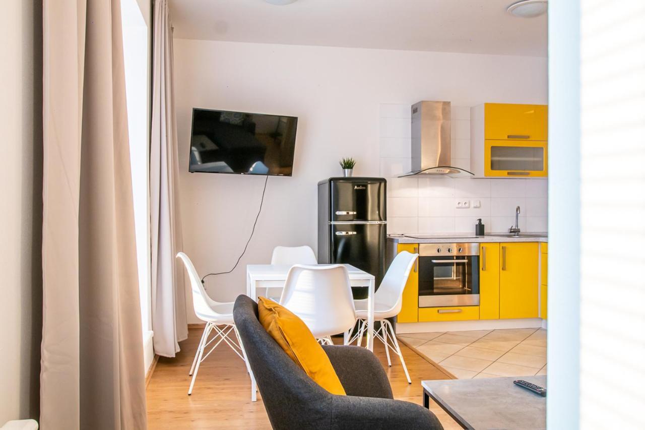 Yellow Apartment Ostrava Eksteriør bilde